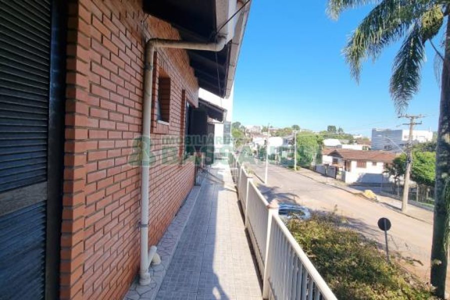 Predio com 493m², no bairro Santa Catarina em Caxias do Sul para Comprar