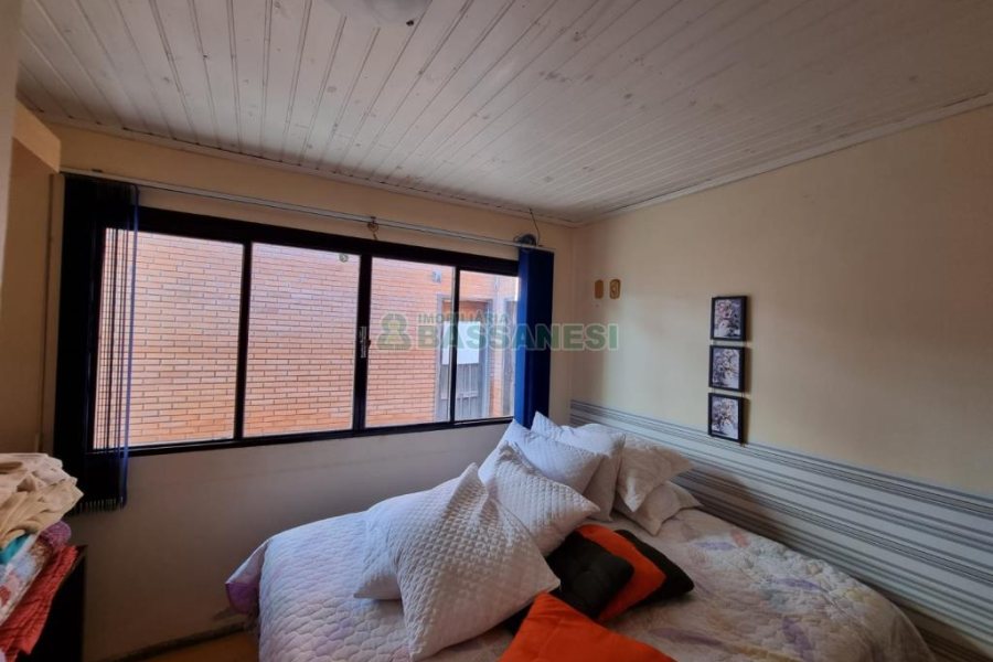 Predio com 493m², no bairro Santa Catarina em Caxias do Sul para Comprar