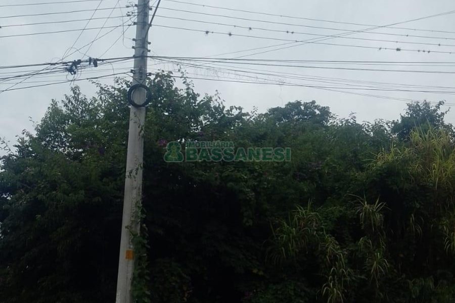 Terreno com 940m², no bairro Vila Lobos em Caxias do Sul para Comprar