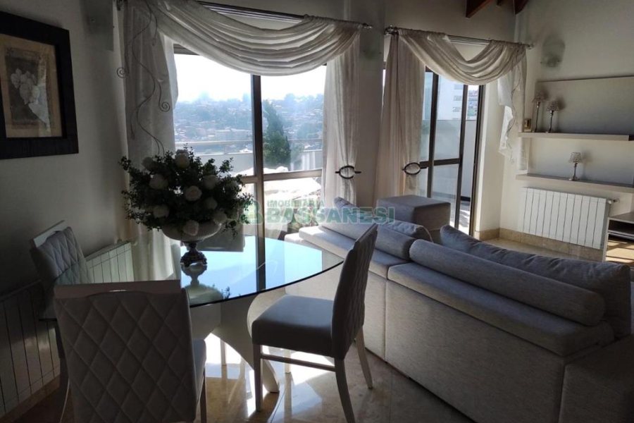 Apartamento com 245m², 3 dormitórios, 2 vagas, no bairro Centro em Caxias do Sul para Alugar ou Comprar