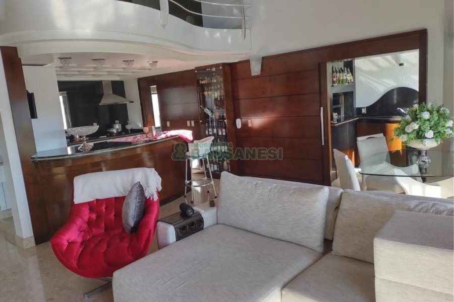 Apartamento com 245m², 3 dormitórios, 2 vagas, no bairro Centro em Caxias do Sul para Alugar ou Comprar