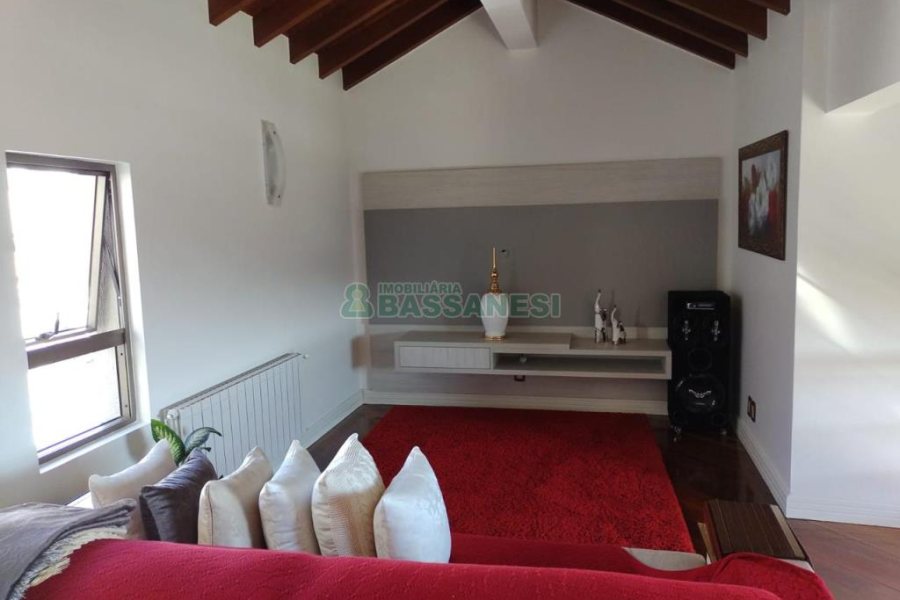 Apartamento com 245m², 3 dormitórios, 2 vagas, no bairro Centro em Caxias do Sul para Alugar ou Comprar