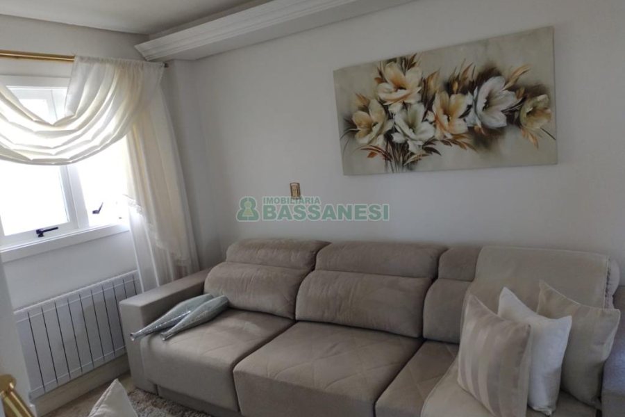 Apartamento com 245m², 3 dormitórios, 2 vagas, no bairro Centro em Caxias do Sul para Alugar ou Comprar