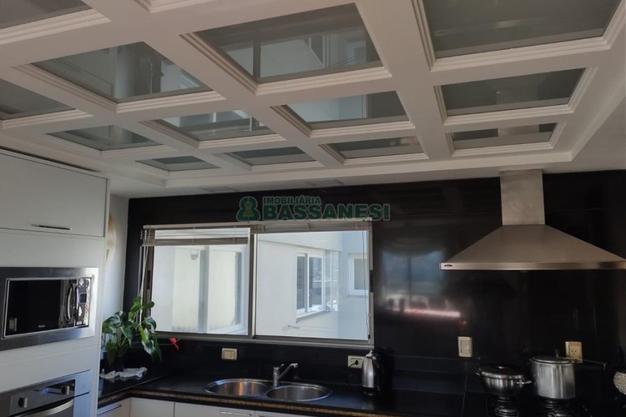 Apartamento com 245m², 3 dormitórios, 2 vagas, no bairro Centro em Caxias do Sul para Alugar ou Comprar