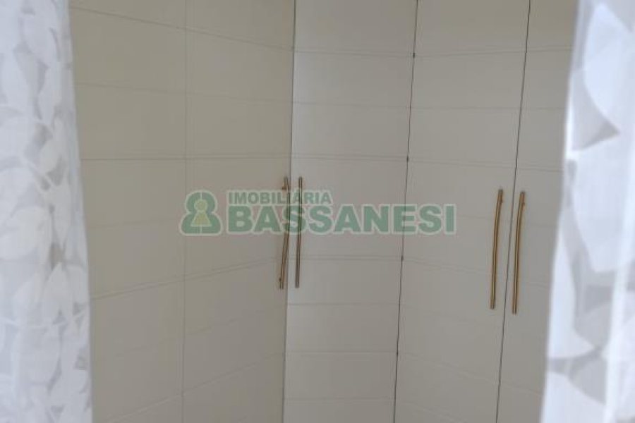 Apartamento com 245m², 3 dormitórios, 2 vagas, no bairro Centro em Caxias do Sul para Alugar ou Comprar
