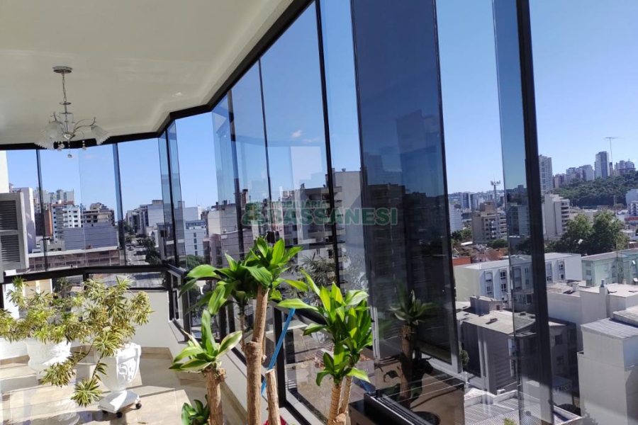 Apartamento com 245m², 3 dormitórios, 2 vagas, no bairro Centro em Caxias do Sul para Alugar ou Comprar
