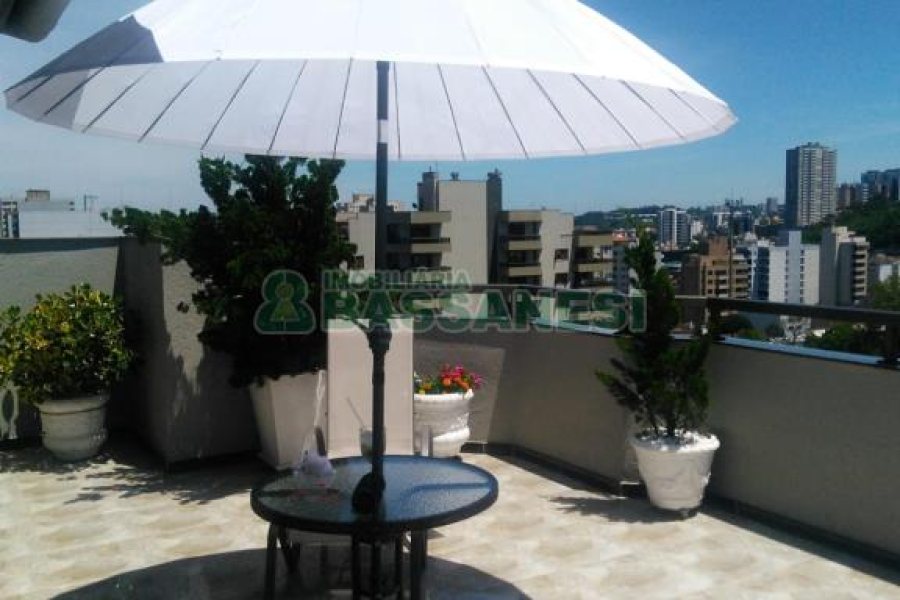 Apartamento com 245m², 3 dormitórios, 2 vagas, no bairro Centro em Caxias do Sul para Alugar ou Comprar