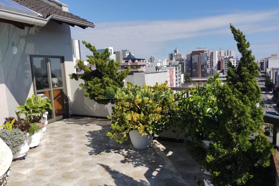 Apartamento com 245m², 3 dormitórios, 2 vagas, no bairro Centro em Caxias do Sul para Alugar ou Comprar