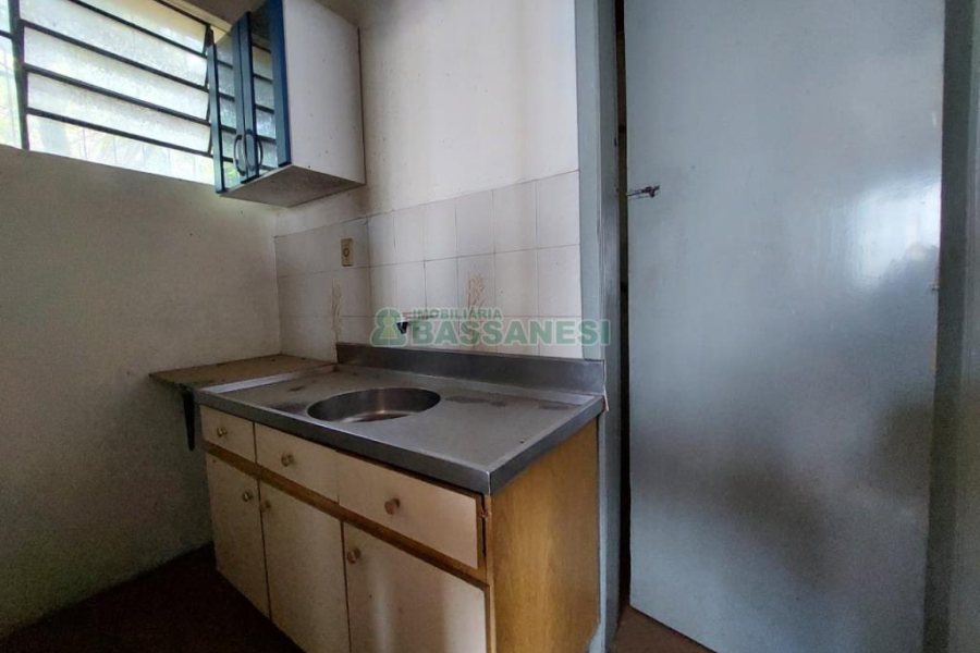 Pavilhão com 520m², no bairro Pio X em Caxias do Sul para Comprar