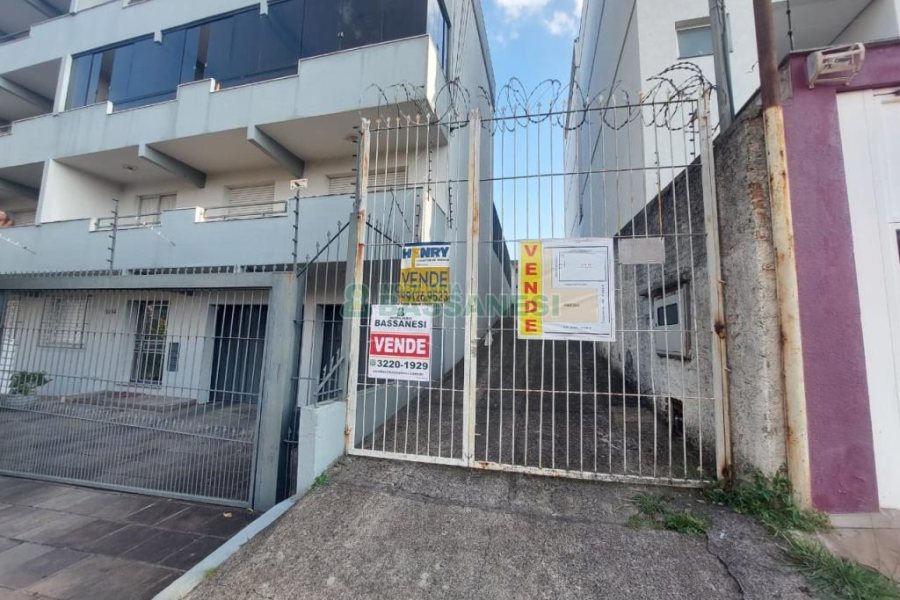 Pavilhão com 520m², no bairro Pio X em Caxias do Sul para Comprar