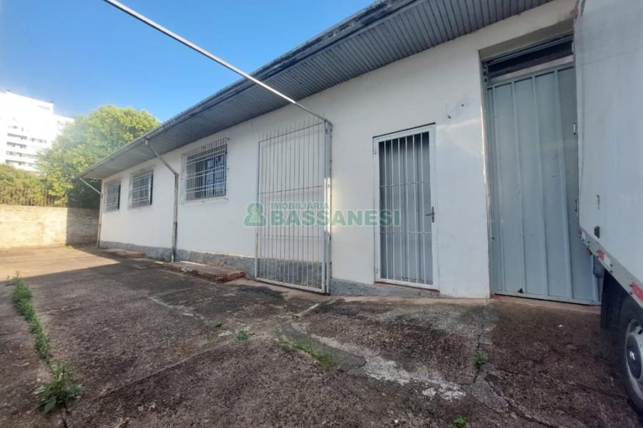 Pavilhão com 520m², no bairro Pio X em Caxias do Sul para Comprar