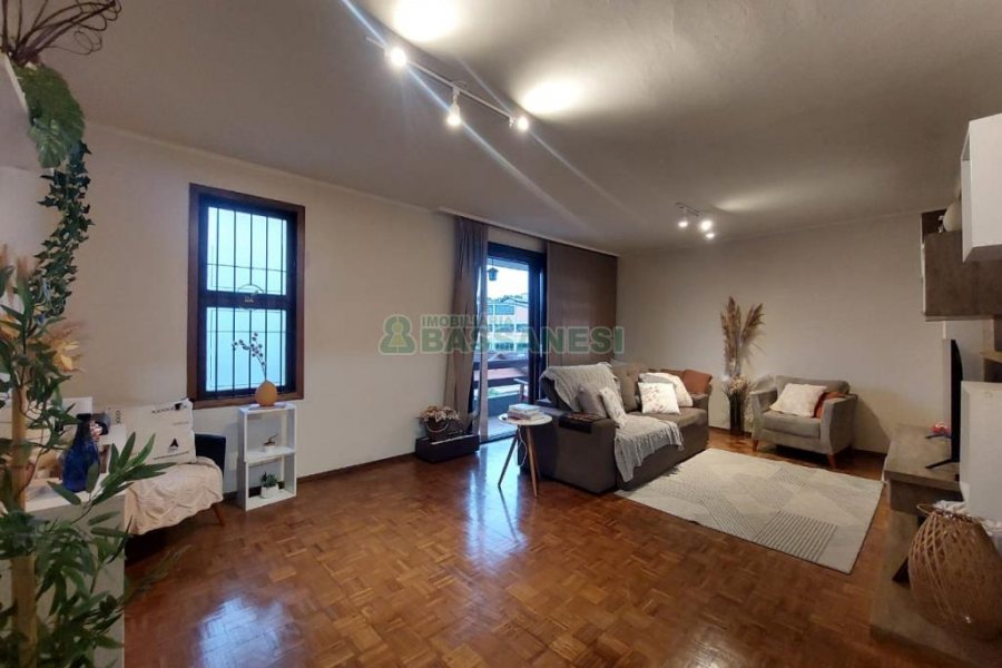 Apartamento com 139m², 3 dormitórios, 1 vaga, no bairro Medianeira em Caxias do Sul para Comprar