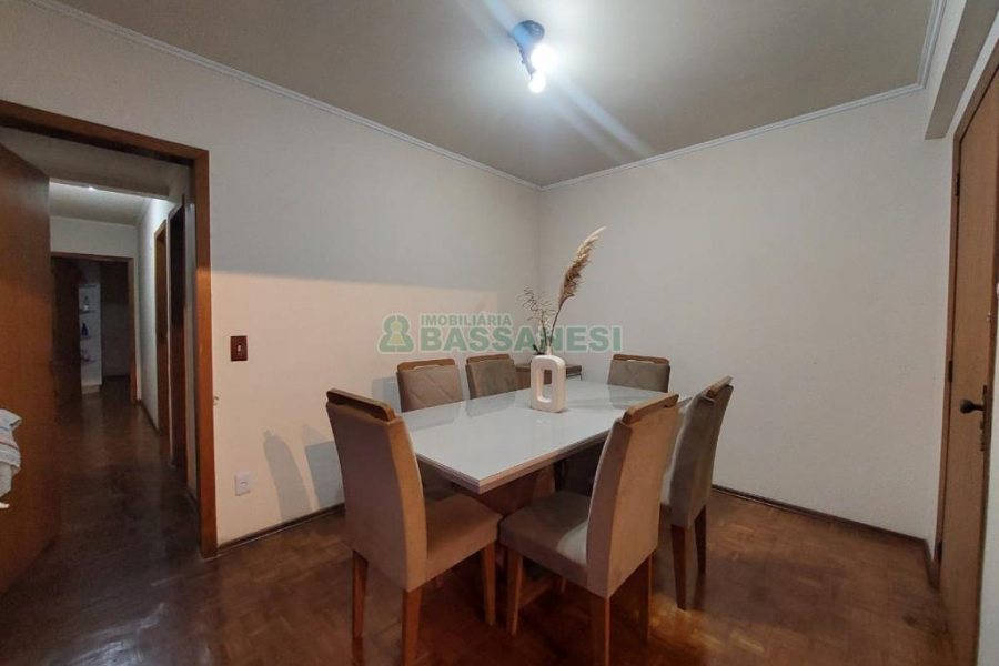 Apartamento com 139m², 3 dormitórios, 1 vaga, no bairro Medianeira em Caxias do Sul para Comprar