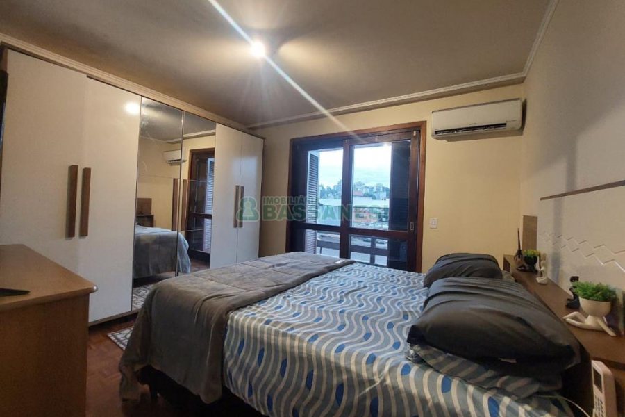 Apartamento com 139m², 3 dormitórios, 1 vaga, no bairro Medianeira em Caxias do Sul para Comprar