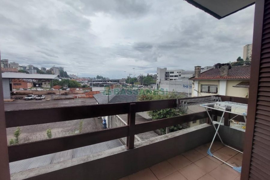 Apartamento com 139m², 3 dormitórios, 1 vaga, no bairro Medianeira em Caxias do Sul para Comprar
