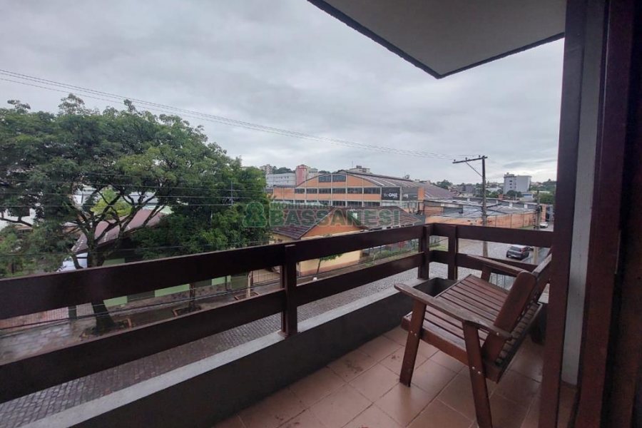 Apartamento com 139m², 3 dormitórios, 1 vaga, no bairro Medianeira em Caxias do Sul para Comprar