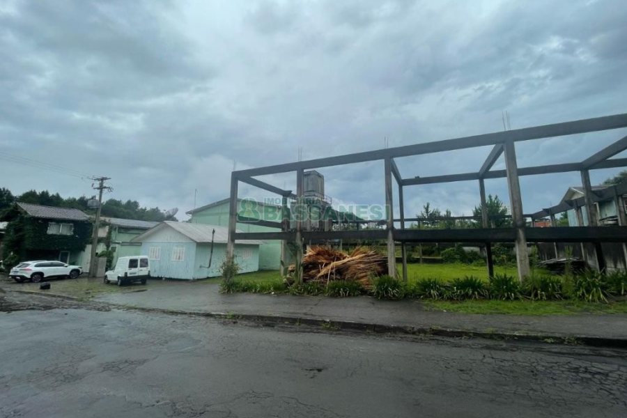 Pavilhão com 700m², no bairro Desvio Rizzo em Caxias do Sul para Comprar