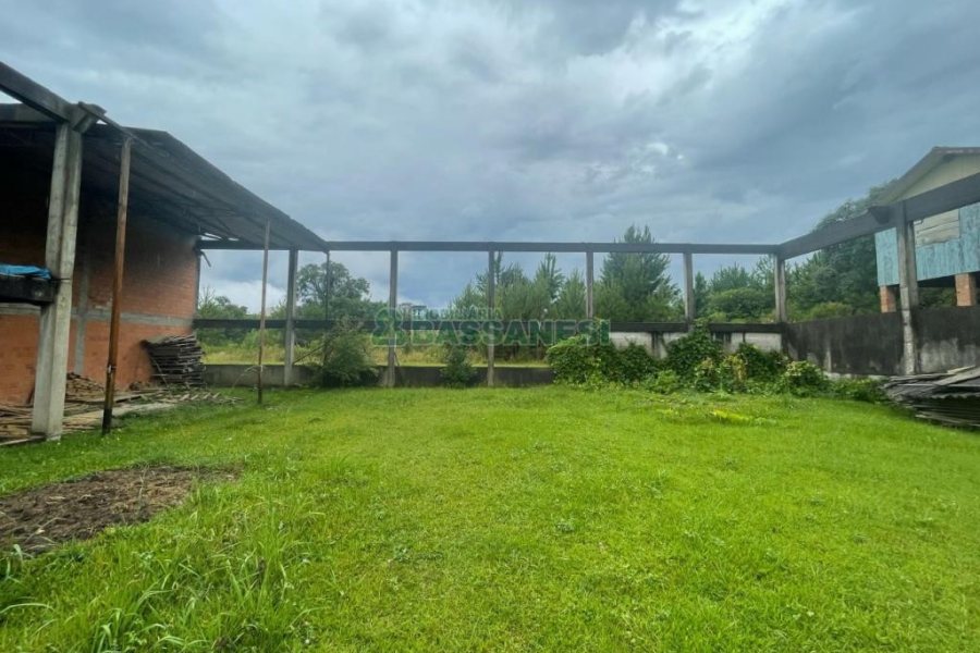 Pavilhão com 700m², no bairro Desvio Rizzo em Caxias do Sul para Comprar