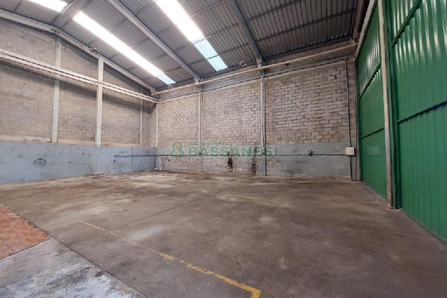 Pavilhão com 228m², no bairro Jardim Eldorado em Caxias do Sul para Alugar