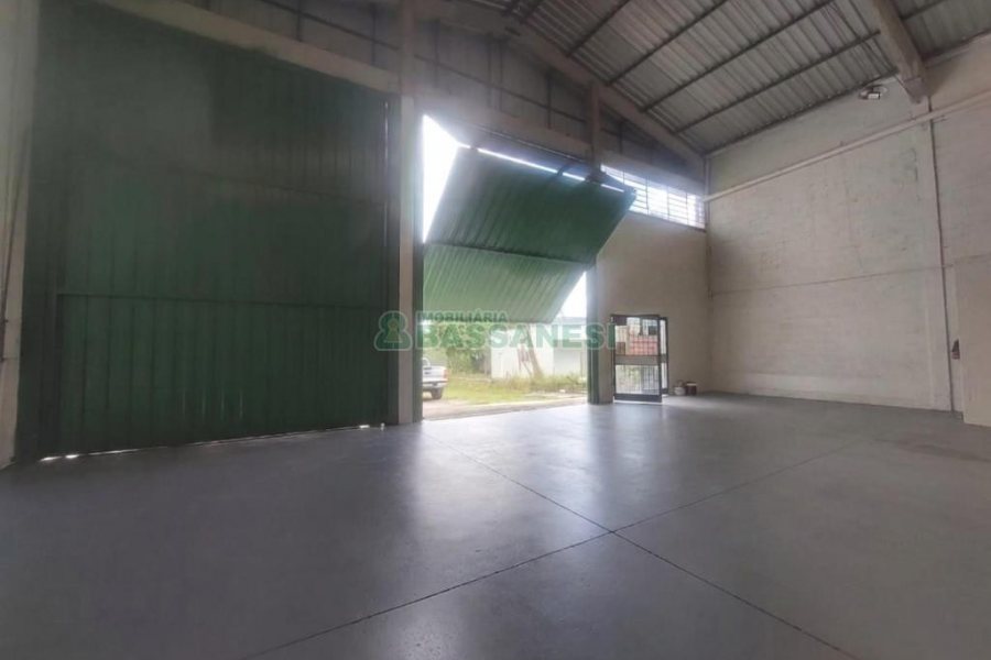 Pavilhão com 228m², no bairro Jardim Eldorado em Caxias do Sul para Alugar