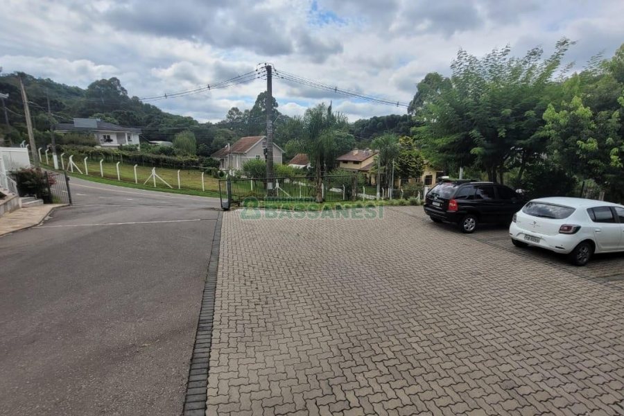 Pavilhão com 1000m², no bairro Maestra em Caxias do Sul para Alugar