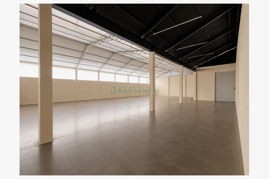 Pavilhão com 1000m², no bairro Maestra em Caxias do Sul para Alugar