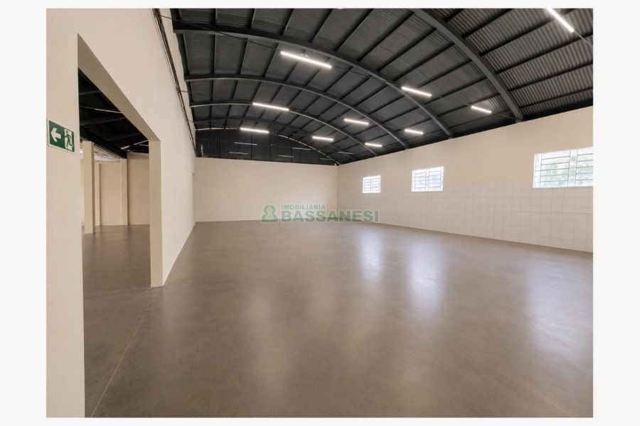 Pavilhão com 1000m², no bairro Maestra em Caxias do Sul para Alugar