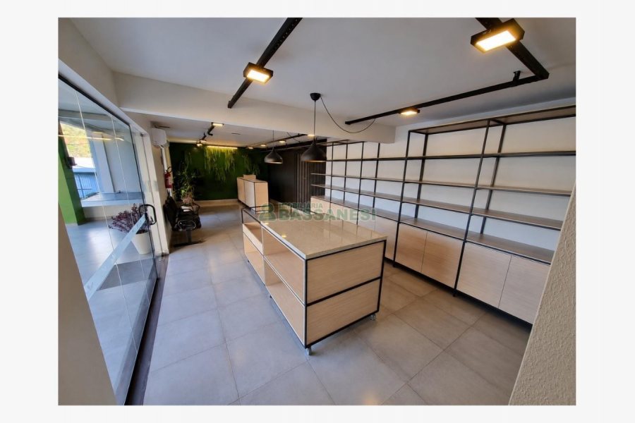 Pavilhão com 1000m², no bairro Maestra em Caxias do Sul para Alugar
