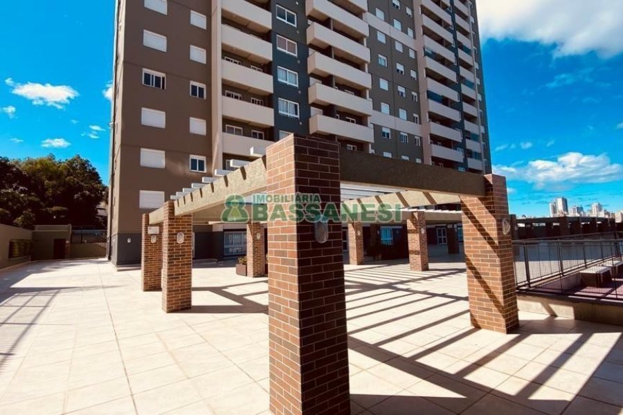 Apto Mobiliado com 68m², 2 dormitórios, 2 vagas, no bairro Madureira em Caxias do Sul para Alugar