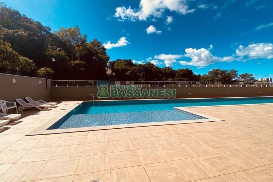 Apto Mobiliado com 68m², 2 dormitórios, 2 vagas, no bairro Madureira em Caxias do Sul para Alugar