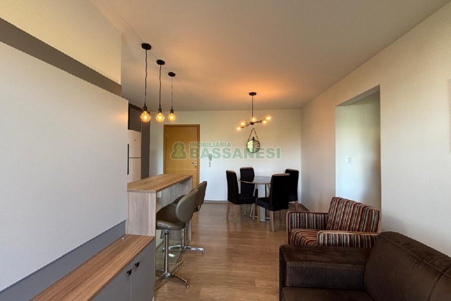 Apto Mobiliado com 68m², 2 dormitórios, 2 vagas, no bairro Madureira em Caxias do Sul para Alugar