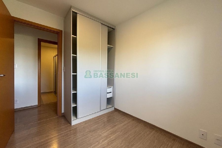 Apto Mobiliado com 68m², 2 dormitórios, 2 vagas, no bairro Madureira em Caxias do Sul para Alugar