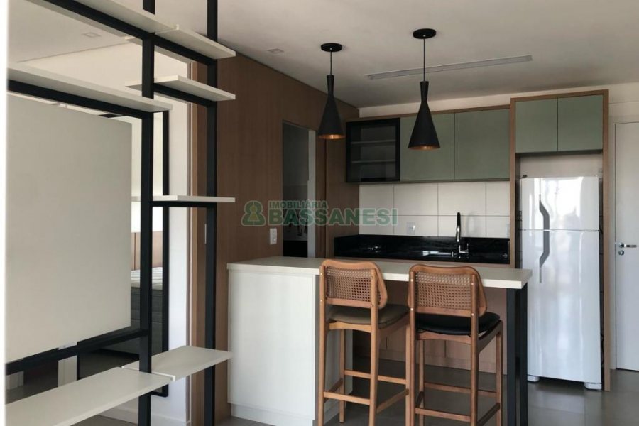 Apto Mobiliado com 42m², 1 dormitório, 1 vaga, no bairro Lourdes em Caxias do Sul para Alugar