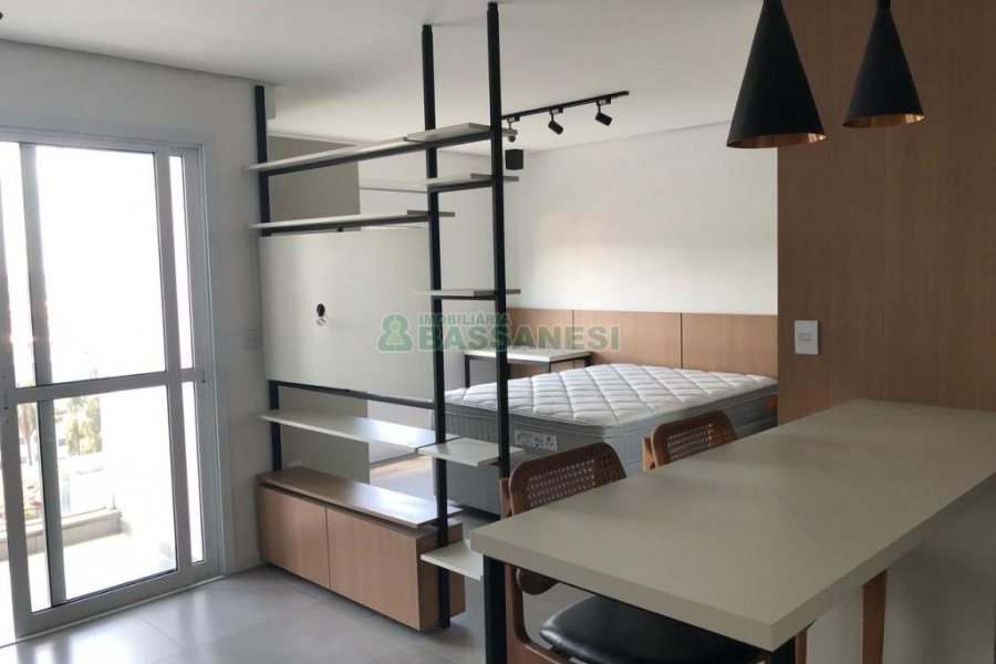 Apto Mobiliado com 42m², 1 dormitório, 1 vaga, no bairro Lourdes em Caxias do Sul para Alugar