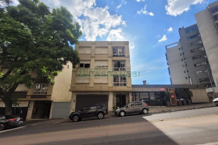 Apartamento com 76m², 2 dormitórios, 1 vaga, no bairro Madureira em Caxias do Sul para Alugar