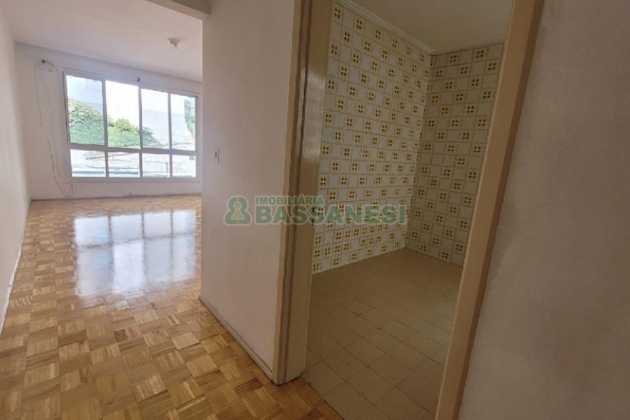 Apartamento com 76m², 2 dormitórios, 1 vaga, no bairro Madureira em Caxias do Sul para Alugar
