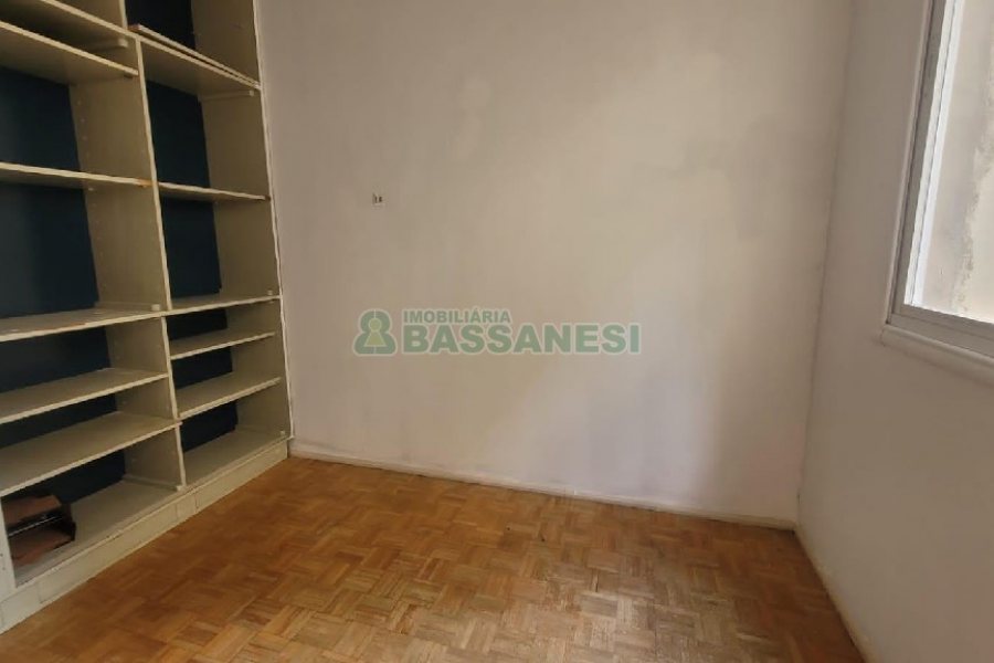 Apartamento com 76m², 2 dormitórios, 1 vaga, no bairro Madureira em Caxias do Sul para Alugar