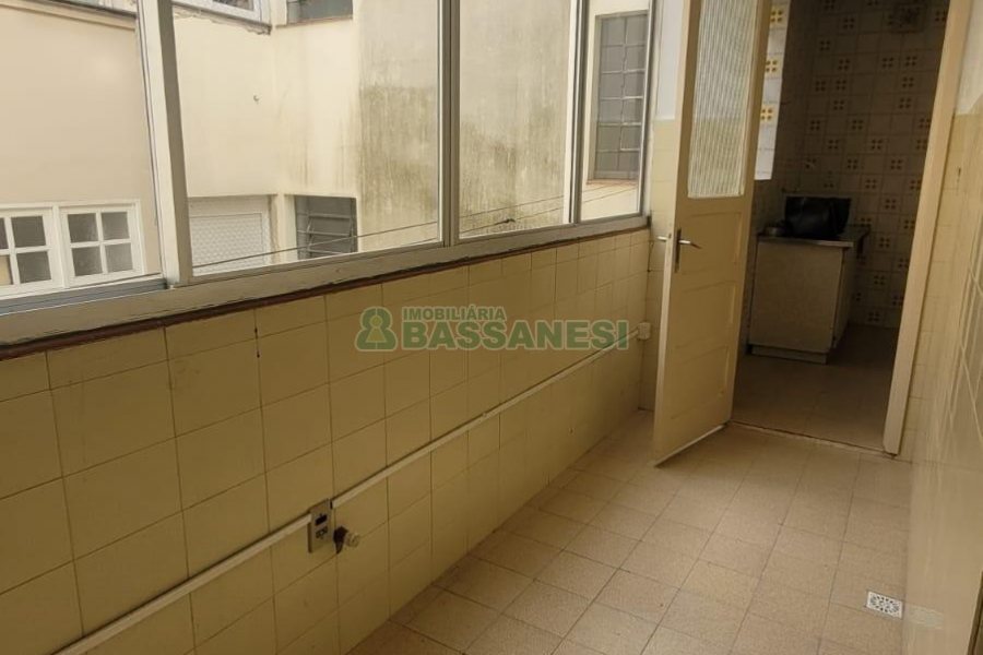 Apartamento com 76m², 2 dormitórios, 1 vaga, no bairro Madureira em Caxias do Sul para Alugar