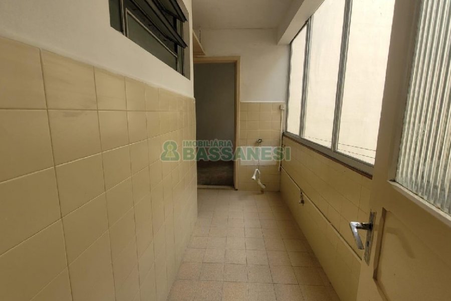 Apartamento com 76m², 2 dormitórios, 1 vaga, no bairro Madureira em Caxias do Sul para Alugar