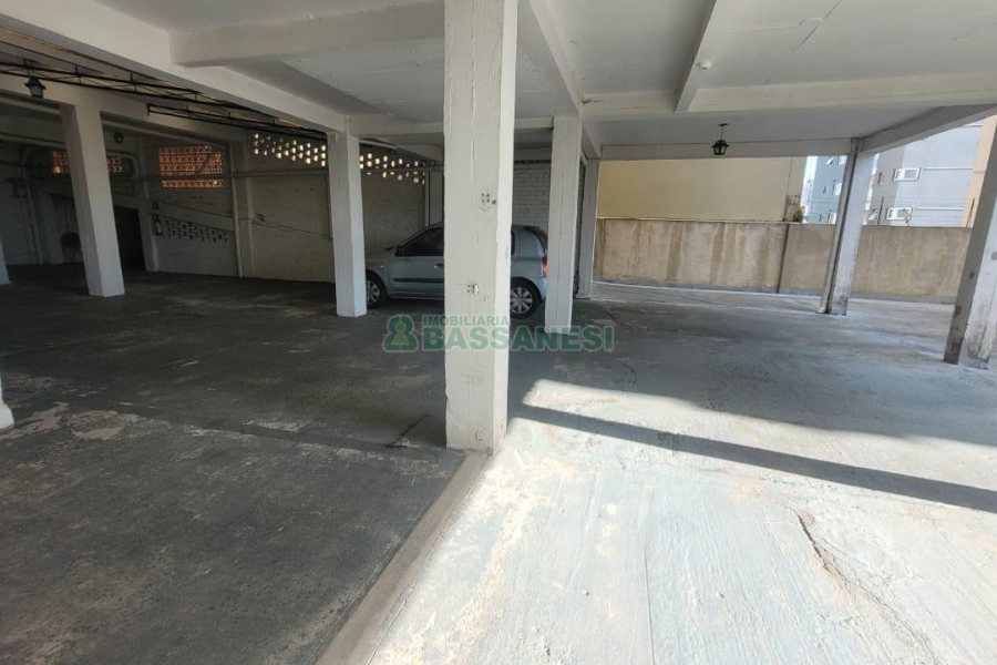 Apartamento com 76m², 2 dormitórios, 1 vaga, no bairro Madureira em Caxias do Sul para Alugar