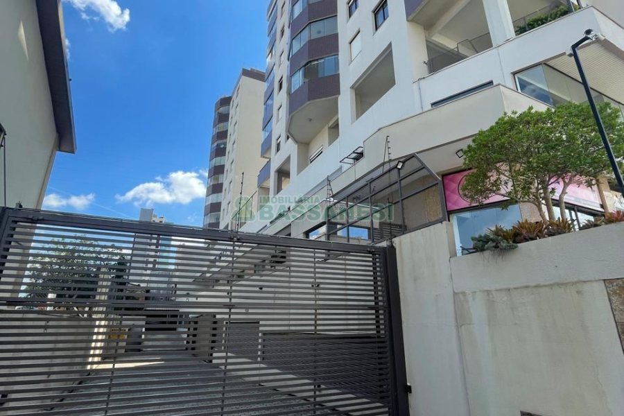 Apartamento com 80m², 2 dormitórios, 1 vaga, no bairro Pio X em Caxias do Sul para Comprar