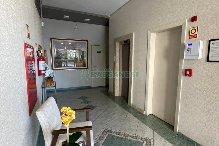 Apartamento com 80m², 2 dormitórios, 1 vaga, no bairro Pio X em Caxias do Sul para Comprar