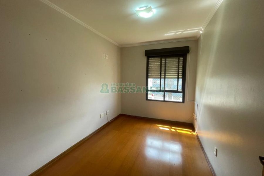 Apartamento com 80m², 2 dormitórios, 1 vaga, no bairro Pio X em Caxias do Sul para Comprar