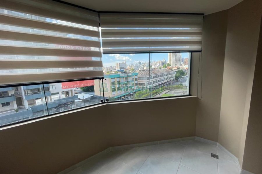 Apartamento com 80m², 2 dormitórios, 1 vaga, no bairro Pio X em Caxias do Sul para Comprar