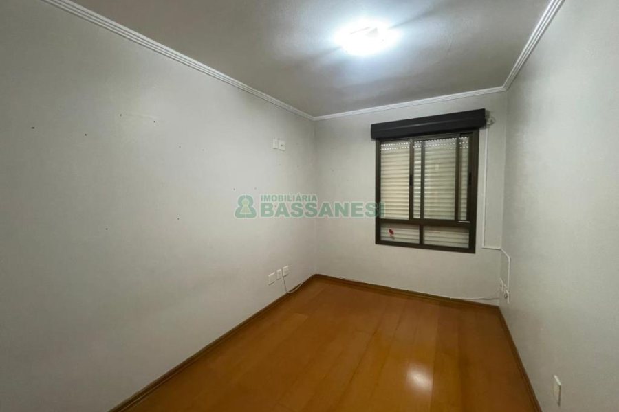Apartamento com 80m², 2 dormitórios, 1 vaga, no bairro Pio X em Caxias do Sul para Comprar