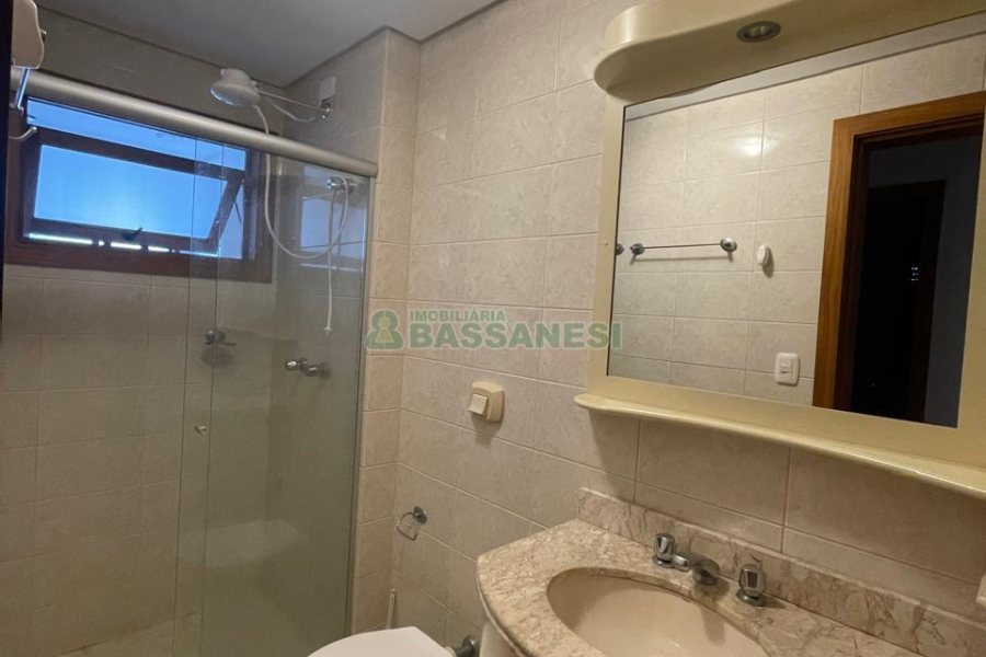 Apartamento com 80m², 2 dormitórios, 1 vaga, no bairro Pio X em Caxias do Sul para Comprar