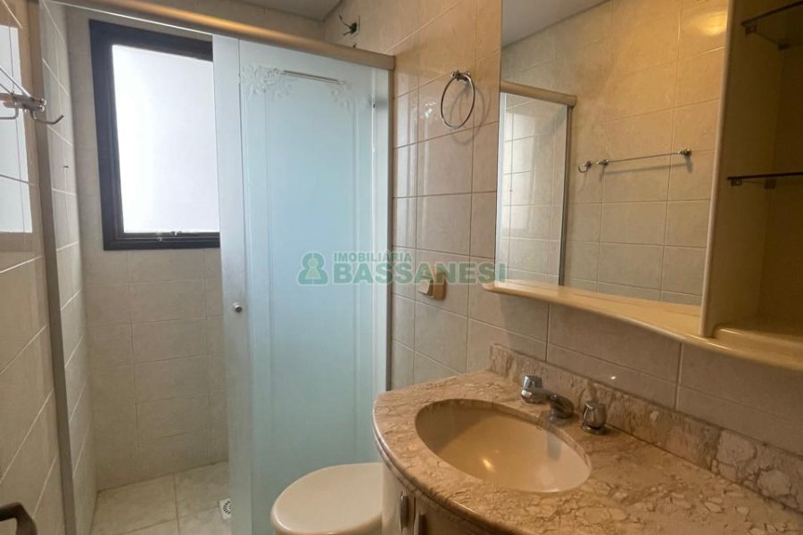 Apartamento com 80m², 2 dormitórios, 1 vaga, no bairro Pio X em Caxias do Sul para Comprar