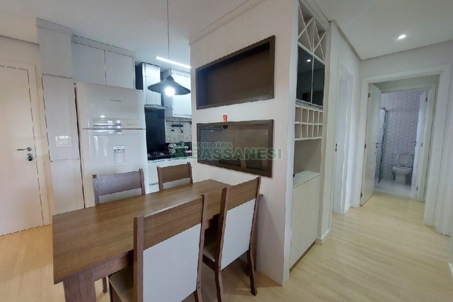 Apto Mobiliado com 67m², 2 dormitórios, 2 vagas, no bairro Kayser em Caxias do Sul para Alugar ou Comprar