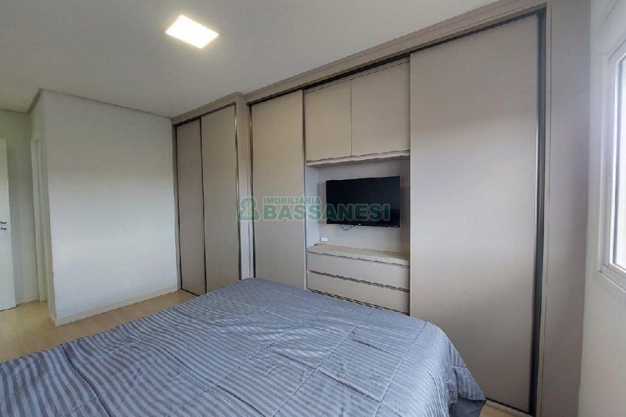 Apto Mobiliado com 67m², 2 dormitórios, 2 vagas, no bairro Kayser em Caxias do Sul para Alugar ou Comprar