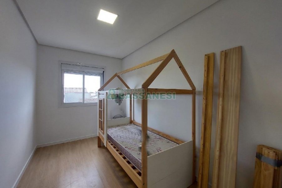 Apto Mobiliado com 67m², 2 dormitórios, 2 vagas, no bairro Kayser em Caxias do Sul para Alugar ou Comprar